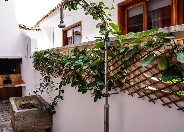 Casa Yeyo, Lomo Bermejo